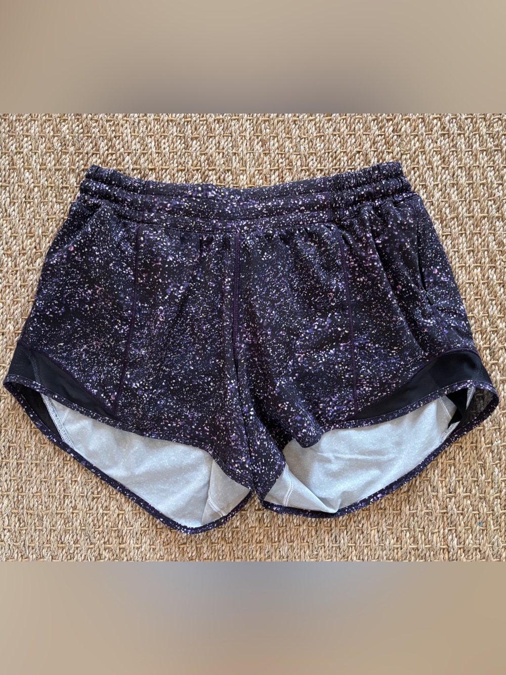 Lululemon | Shorts Size 6 Black With Speckles - Picture 11 of 11